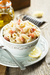 Pasta with salmon and cream