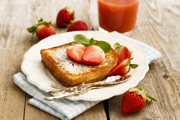 French toast with strawberry