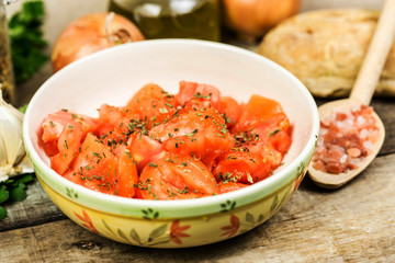 fresh tomato salad with chives