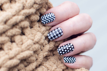Geometric nail wraps