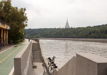 Photo sur Plexiglas Ville sur leau embankment of the Moscow River