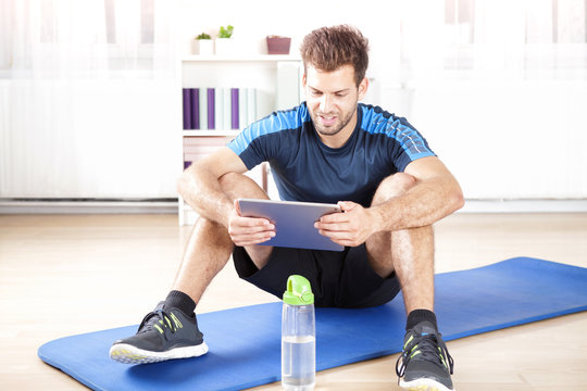 The Benefits of Using a Fitness Coach App: From Accountability to Customization