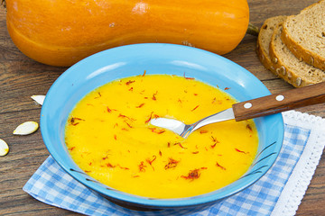 Carrot Cream Soup with Saffron Diet Food