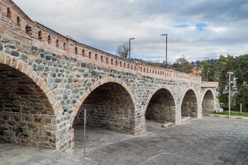 Fototapeta na wymiar Puente Roto (Broken Bridge) in Cuenca, Ecuador