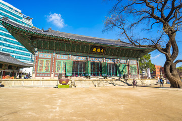 Naklejka premium Świątynia Jogyesa w Seulu w Korei Południowej