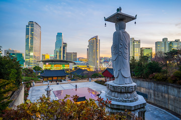 Obraz premium Świątynia Bongeunsa w Seulu w Korei Południowej