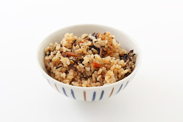 沖縄料理の炊き込みご飯