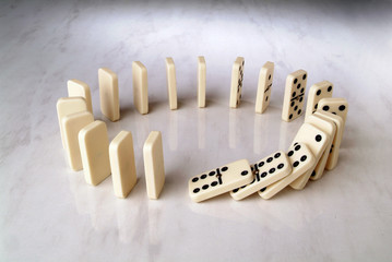 row of dominoes in a circle shape