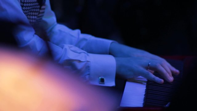 Piano playing, hands, musicman, microphone