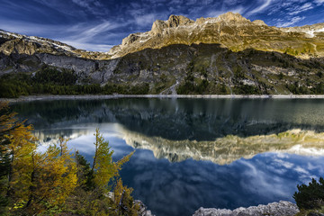 Der Stausee Lac Tseuzier im Wallis, Schweiz - obrazy, fototapety, plakaty