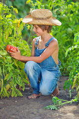The farmer kid with carrot 