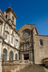 Fototapeta na wymiar Facade of Sao Francisco church in Porto.