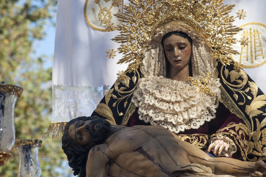 Virgen de la Piedad, semana santa en Sevilla