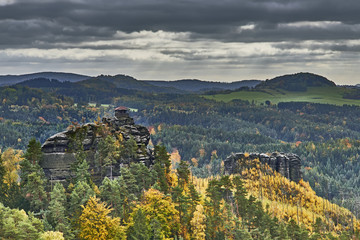 Fototapeta na wymiar View of the autumn landscape