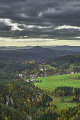 Fototapeta na wymiar View of the autumn landscape