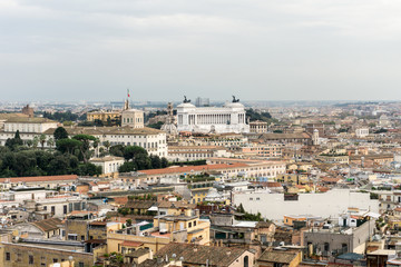 Stadt Rom, im Hintergrund Monumento Vittorio Emmanuele II