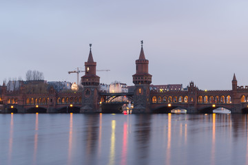 Fototapeta na wymiar Berlin - Oberbaumbrücke