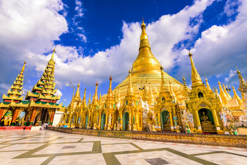 Fototapeta premium Shwedagon Pagoda of Yangon, Myanmar