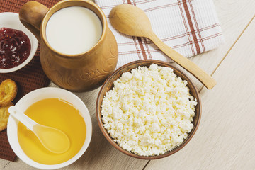 breakfast milk cheese with honey and jam