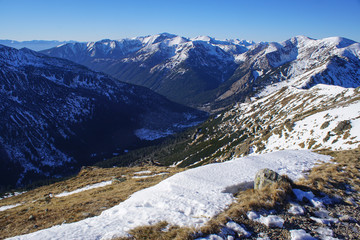 Fototapeta na wymiar Krajobraz górski zimą