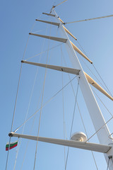 white yacht mast
