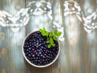 fresh blueberries on wooden table