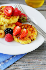 cheese pancakes with strawberry