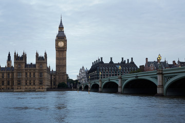 Fototapeta na wymiar Big Ben, bridge and Thames view in the early morning in London