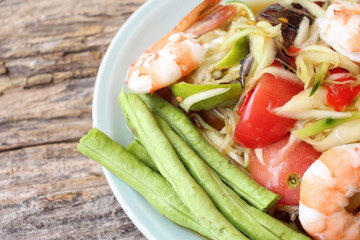 Papaya salad with shrimp