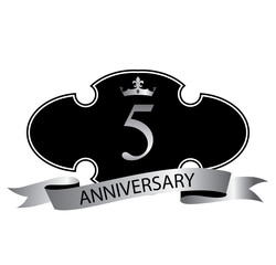 5 anniversary with silver ribbon and crown