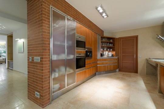 Grand and luxurious kitchen