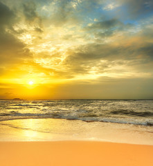 Obraz premium Sunset over the sea
