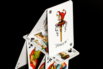 Kartenhaus aus Spielkarten