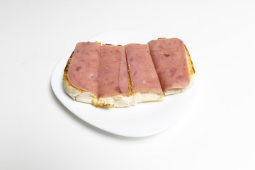 Tostada de jamón york y mantequilla