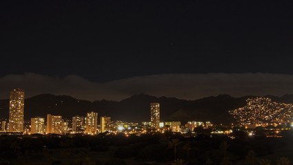 Obraz premium East Honolulu on the town side of the Koolau Mountains, Oahu, Hawaii, USA