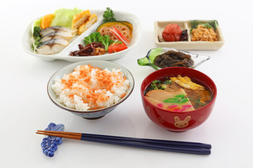 おいしそうな和風定食