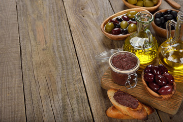 Fototapeta premium Olives and olive oil