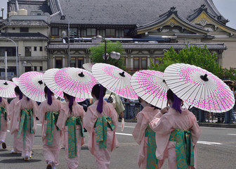 祇園祭 花笠行列, gion festival, parade of girls with parasol, Kyoto Japan.