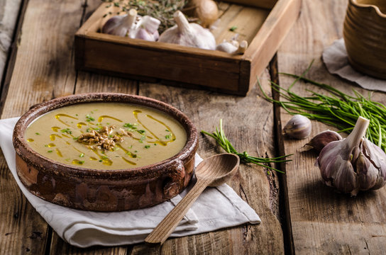 Cream soup of parsley root