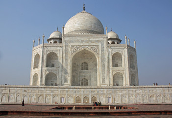 Obraz premium Inde, le mausolée de marbre blanc du Taj Mahal à Agra