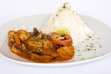 PERUVIAN FOOD: Cebiche and Picante de Mariscos with rice+chicha