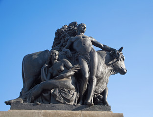 Barcelona - statue of Gerona by Antoni Parera (1868 - 1946) on Plaza Cataluna

