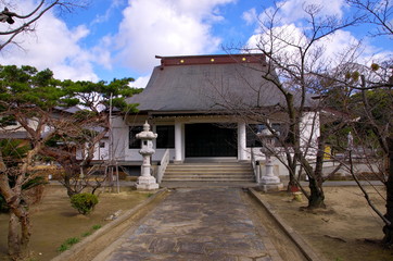 Fototapeta na wymiar 紀州徳川家菩提寺報恩寺の本堂