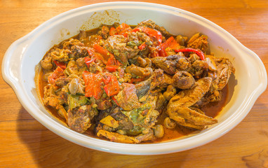 cari de pintade aux poivrons et aux champignons de Paris, cuisine réunionnaise 