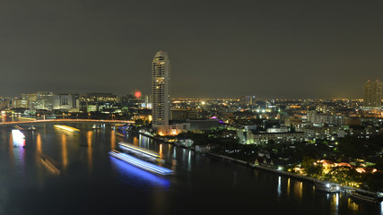 Fototapeta na wymiar Cityscapes at night in Bangkok , Thailand .