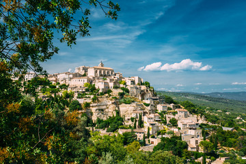 Ancient village of Gordes in Provence, France - obrazy, fototapety, plakaty