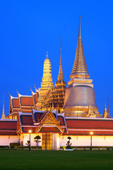 Fototapeta premium Special Occasion Night Time of Wat Phra Kaew Temple Grand Palace