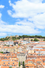 Fototapeta na wymiar old town lisbon and Castelo de Sao Jorge
