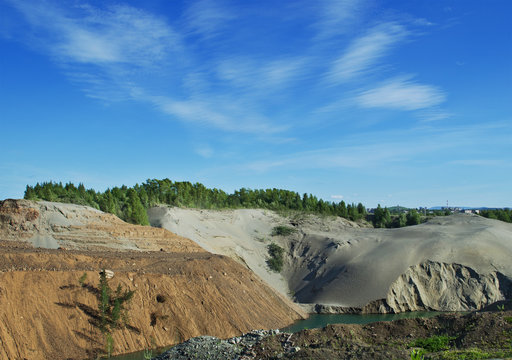  Abandoned sand quarry