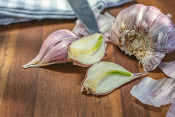 Garlic on a cutting board.